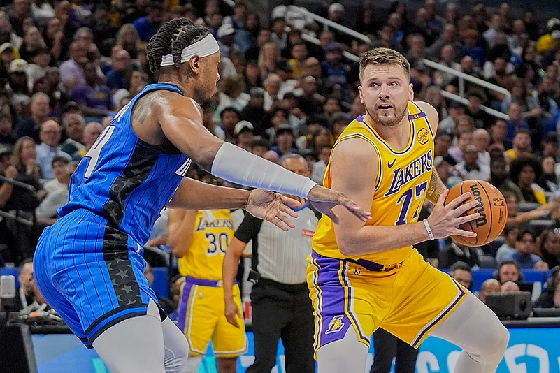 NBA basketball 2024-25 Orlando Magic vs Los Angeles Lakers photo gallery: Wendell Carter Jr