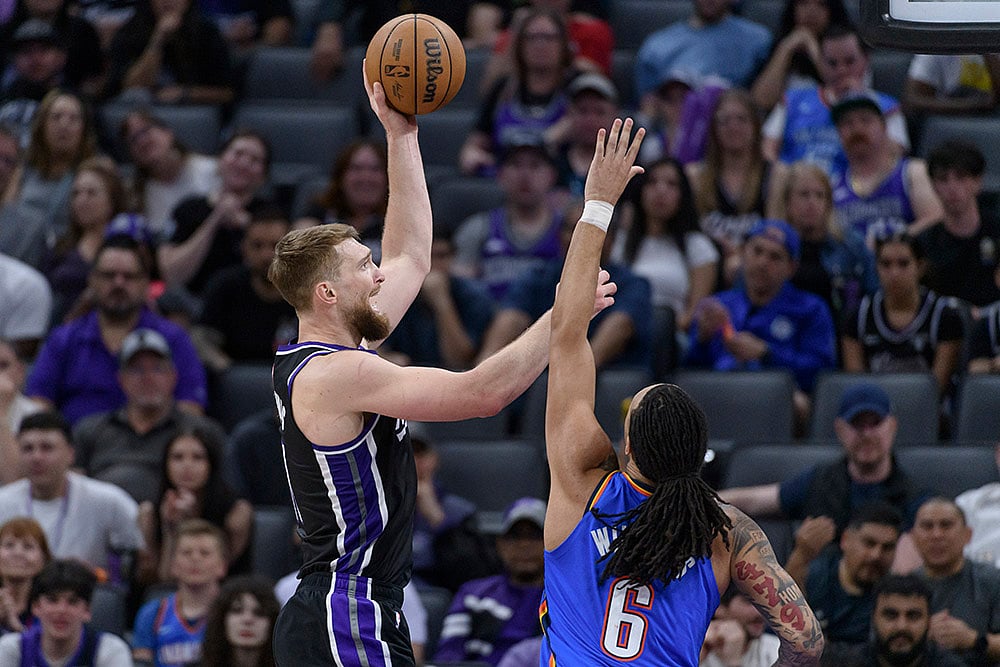 | Photo: AP/Randall Benton : NBA 2024-25: Oklahoma City Thunder vs Sacramento Kings