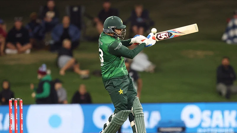 pakistan cricket X player batting