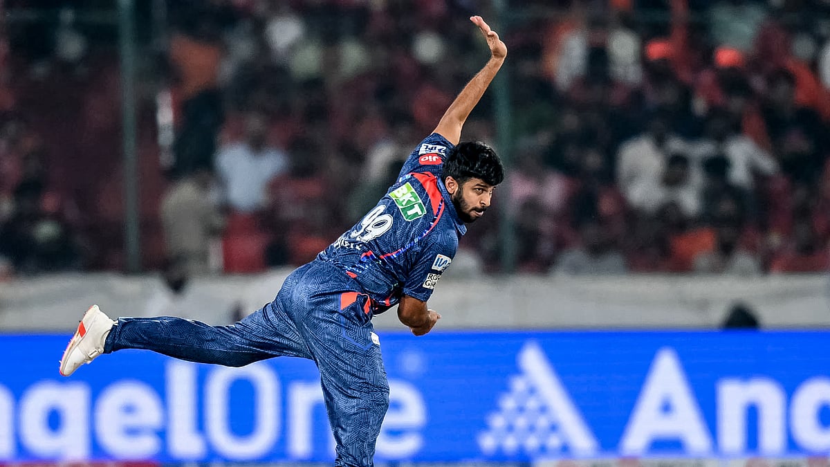 Shardul Thakur in action against Sunrisers Hyderabad - null