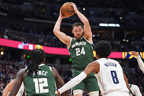 NBA 2024-25: Milwaukee Bucks vs Denver Nuggets