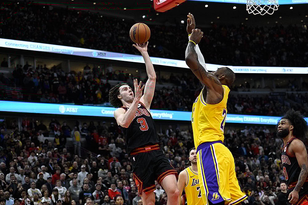 | Photo: AP/Paul Beaty : NBA: Chicago Bulls vs Los Angeles Lakers