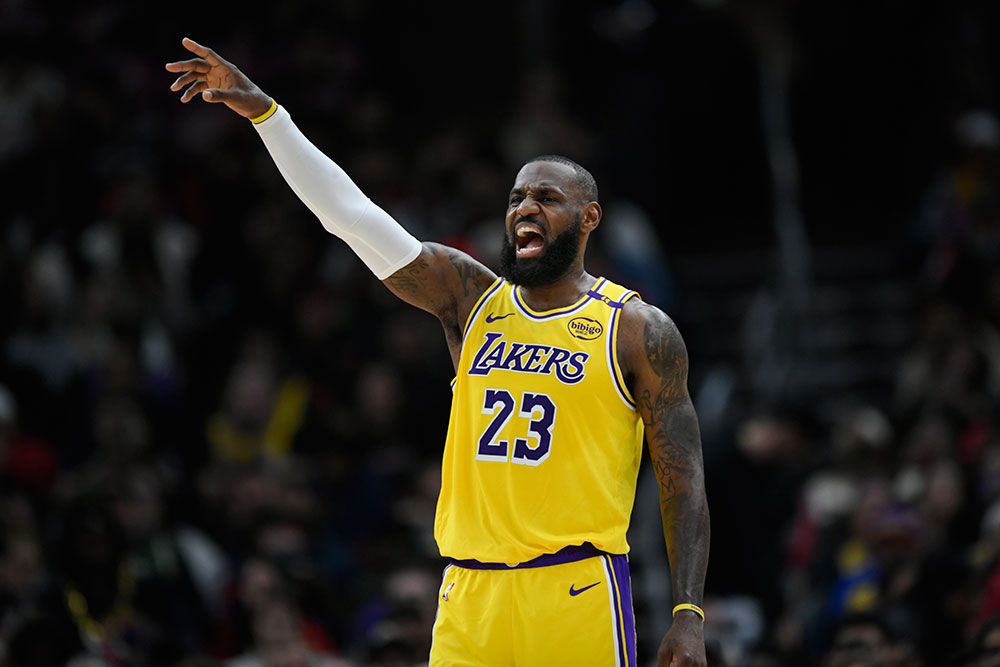 NBA Basketball Game: Chicago Bulls vs Los Angeles Lakers