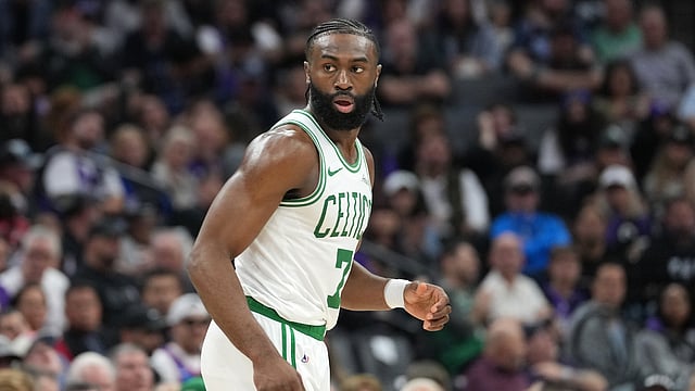 San Antonio Spurs 111-121 Boston Celtics, NBA: Mazzulla Trusting Brown To Manage Knee Injury