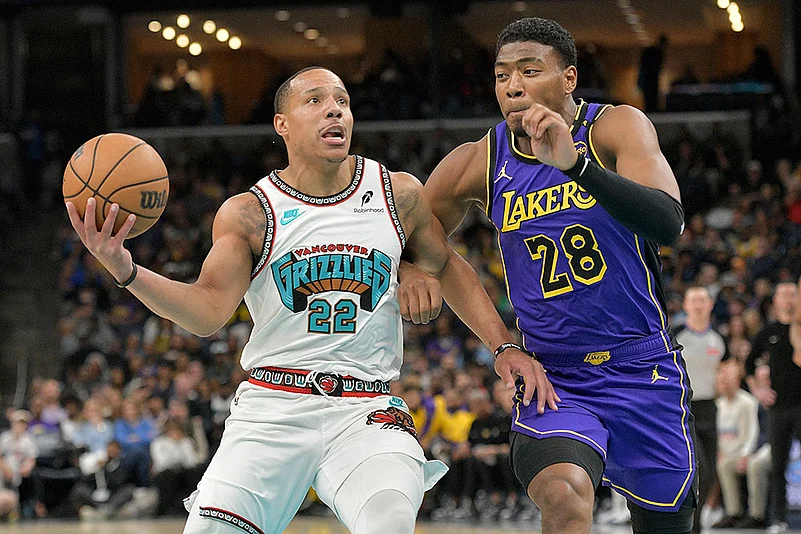 NBA Basketball Game: Memphis Grizzlies vs Los Angeles Lakers