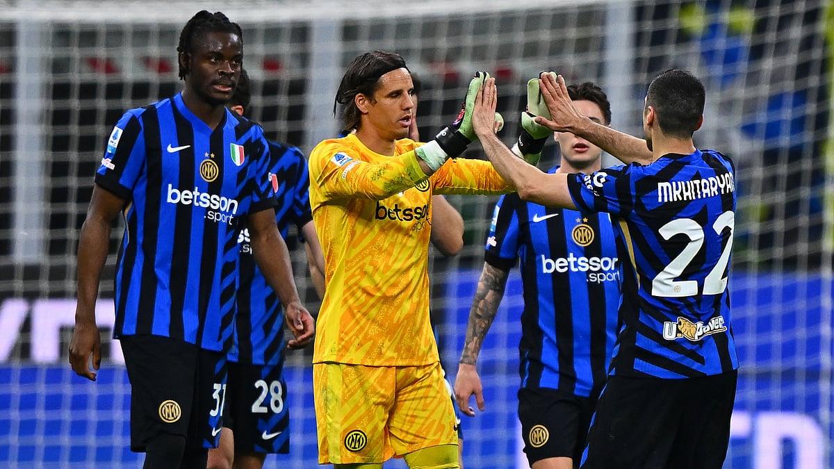 Yann Sommer celebrates Inter's win over Udinese