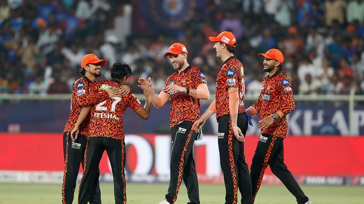 Sunrisers Hyderabads team members celebrate the dismissal of Faf. AP