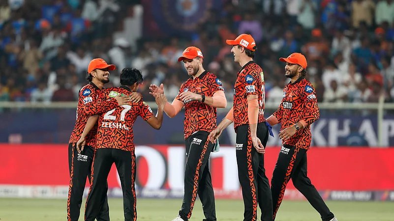 Sunrisers Hyderabads team members celebrate the dismissal of Faf. AP