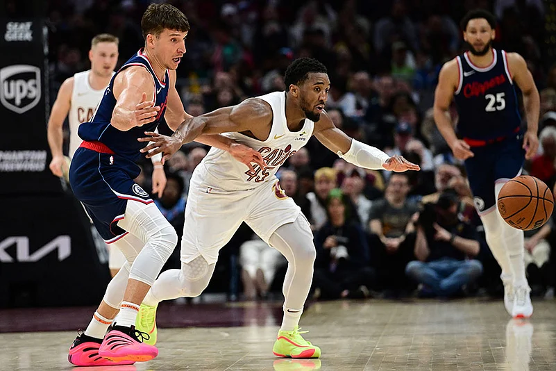 NBA Basketball Game: Los Angeles Clippers vs Cleveland Cavaliers