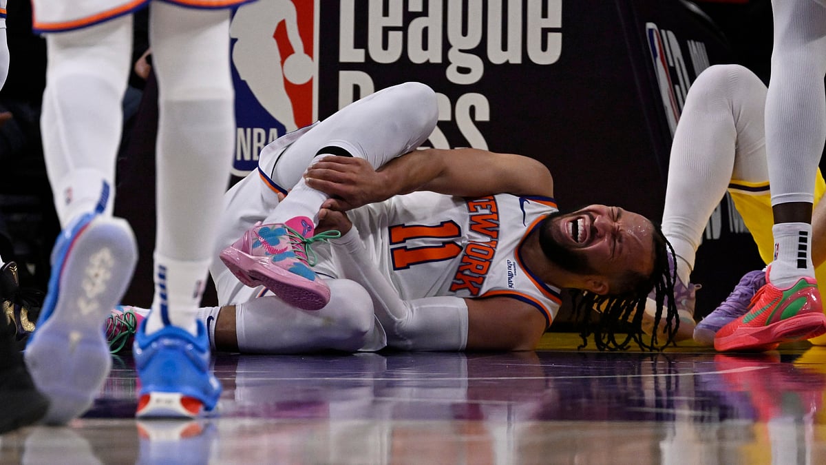 Jalen Brunson injured his ankle against the Los Angeles Lakers.