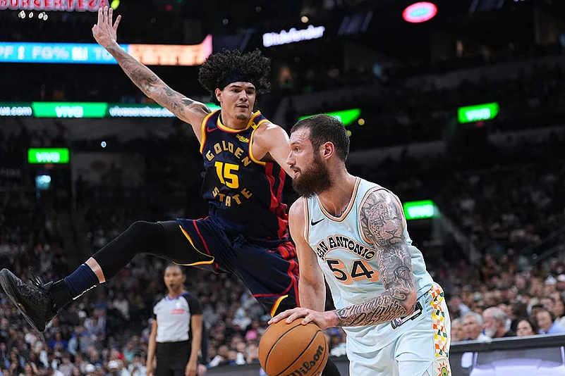 Basketball: Golden State Warriors vs San Antonio Spurs