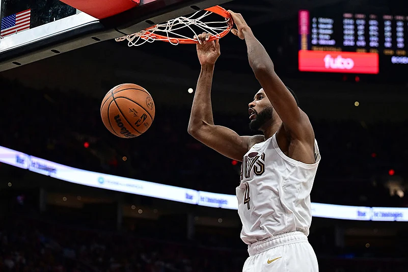 Basketball: Los Angeles Clippers vs Cleveland Cavaliers