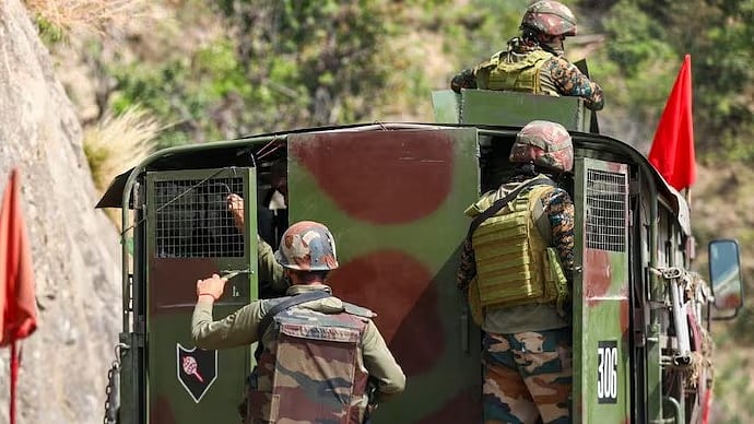 PTI : Encounter breaks out at Jammu and Kashmir's Kathua