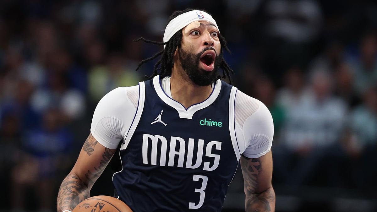 Anthony Davis starred for the Mavs