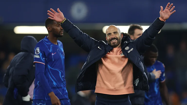 Enzo Maresca celebrates Chelsea's victory - null