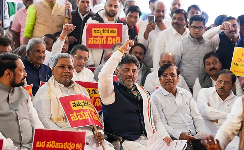 PTI : Chalo Delhi protest: Karnataka ministers protest in Delhi, demanding over Rs one lakh crore owed by the central government