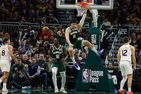 NBA: Phoenix Suns vs Milwaukee Bucks