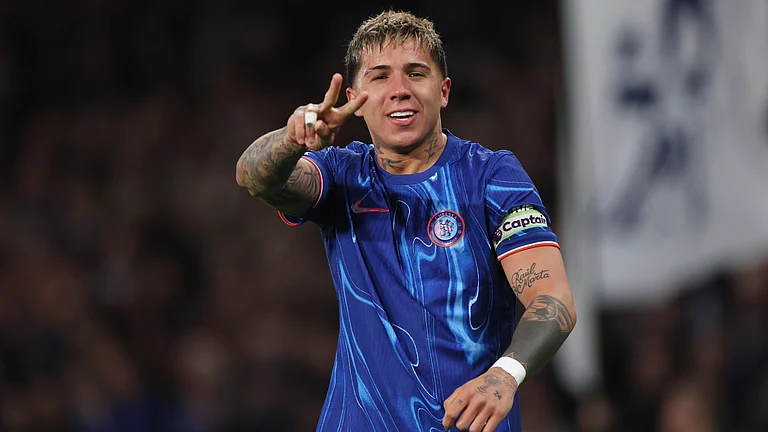 Enzo Fernandez celebrates his goal against Tottenham - null