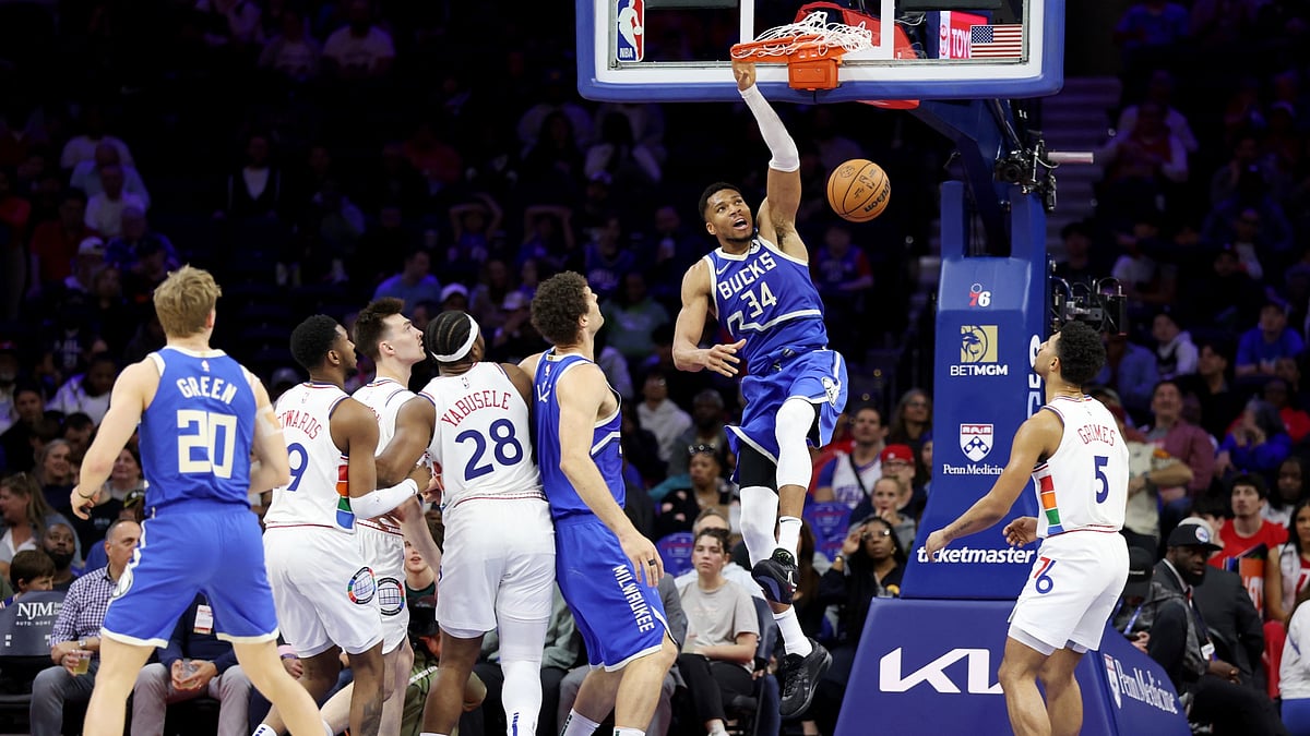 Giannis Antetokounmpo #34 of the Milwaukee Bucks dunks the ball during the first half against the Philadelphia 76ers at the Wells Fargo Center on April 03, 2025 in Philadelphia, Pennsylvania.
