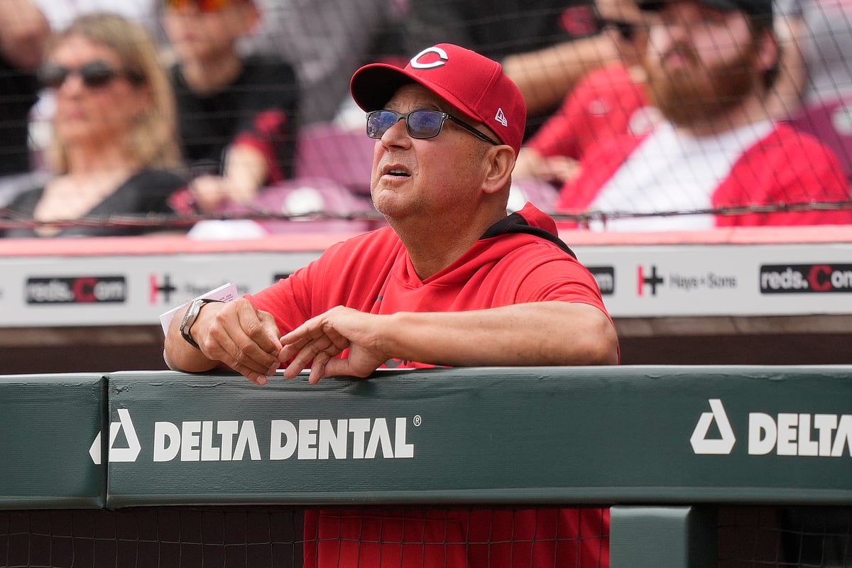 (AP Photo/Carolyn Kaster)
 : Cincinnati Reds manager Terry Francona watches a fly ball from the dugout railing in the first inning of a baseball game against the Texas Rangers, Wednesday, April 2, 2025, in Cincinnati. 
