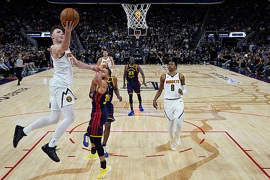 Warriors 118-104 Nuggets:  Stephen Curry Drops 36 In Team's Fifth Straight Win