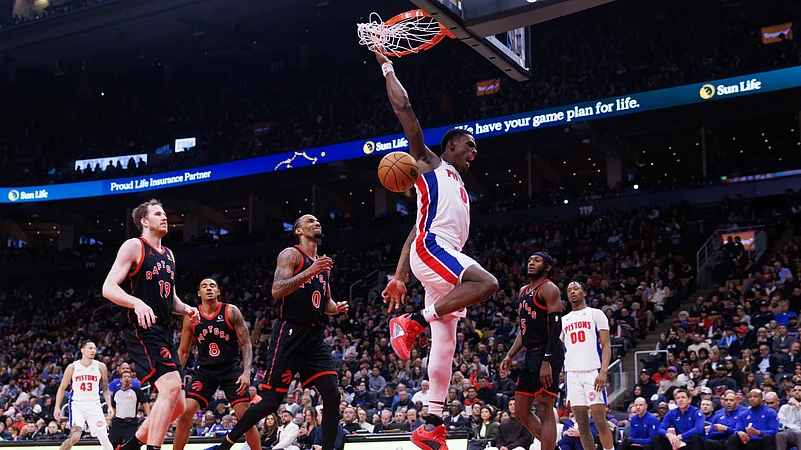 Jalen Duren dunks against the Toronto Raptors