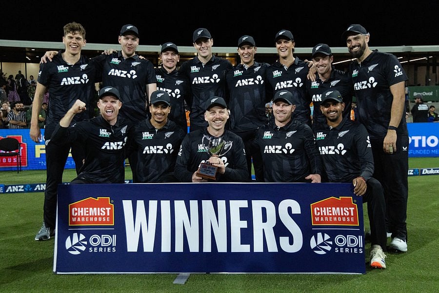 New Zealand with the NZ vs PAK ODI series trophy. - X | BLACKCAPS