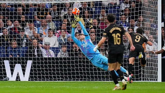 Real Madrid 1-2 Valencia Highlights, La Liga: Late Hugo Duro Winner Disrupts Los Blancos' Title Hopes
