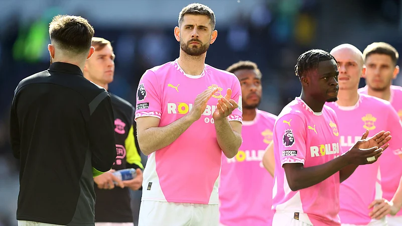 Stephens and his team-mates applaud Southamptons supporters