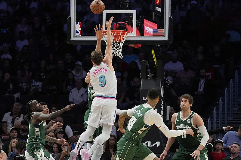 NBA Basketball Game: Miami Heat vs Milwaukee Bucks