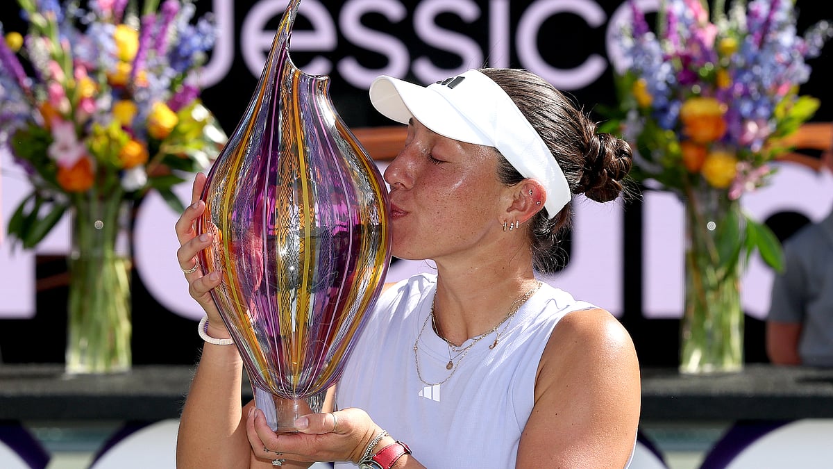 Jessica Pegula celebrates her Charleston Open victory