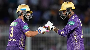 (AP Photo/Bikas Das) : Ajinkya Rahane and Sunil Narine gave a fiery start to KKR, but they fell 4 runs short.