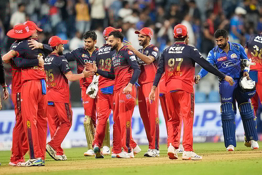 | Photo: AP/Rafiq Maqbool : Indian Premiere League: Royal Challengers Bengaluru vs Mumbai Indians