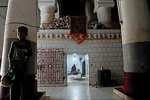 | Photo: Sandipan Chatterjee : Right to Worship: The Billawnath Shiv Mandir in Ketugram