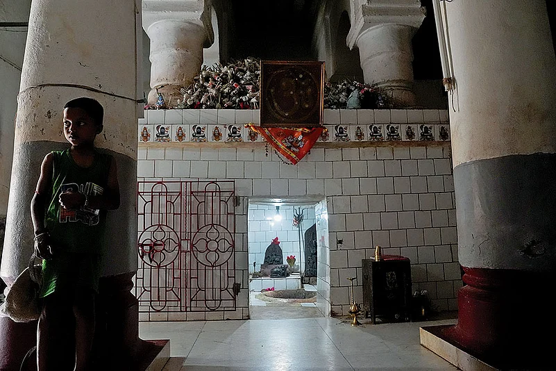 Right to Worship: The Billawnath Shiv Mandir in Ketugram