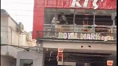 X/ @VHindus71 : Anti-Israel protesters in Bangladesh attacked KFC outlet