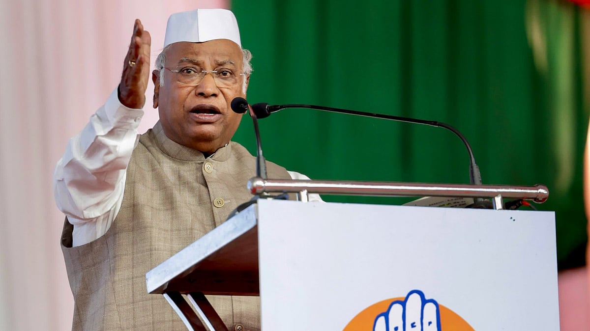 -PTI : 'PM Modi Will Sell Off The Entire Country And Walk Away', Kharge Says At AICC Event