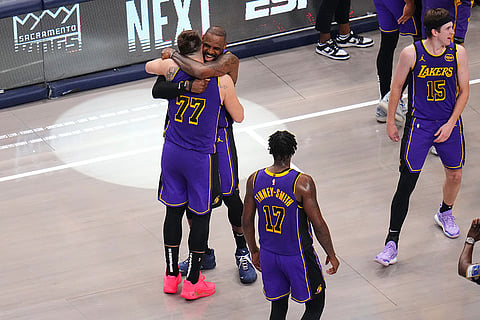 Basketball: Dallas Mavericks vs Los Angeles Lakers