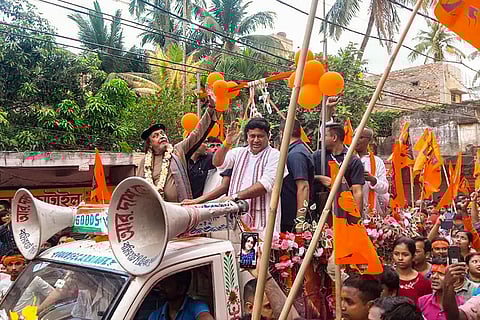 Sukanta Majumdar, Mithun Chakraborty at a shobha yatra in WB
