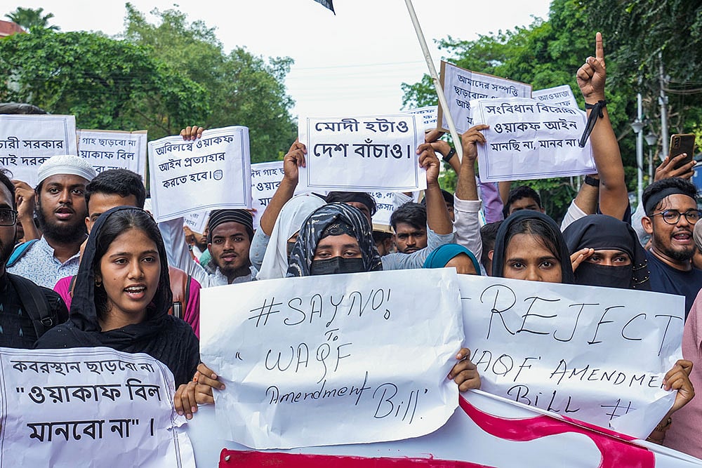 Photo: PTI/Swapan Mahapatra : Protest against Waqf Bill