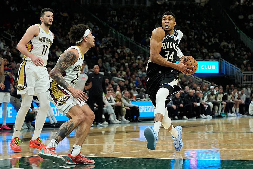 | Photo: AP/Aaron Gash : NBA: Milwaukee Bucks vs New Orleans Pelicans