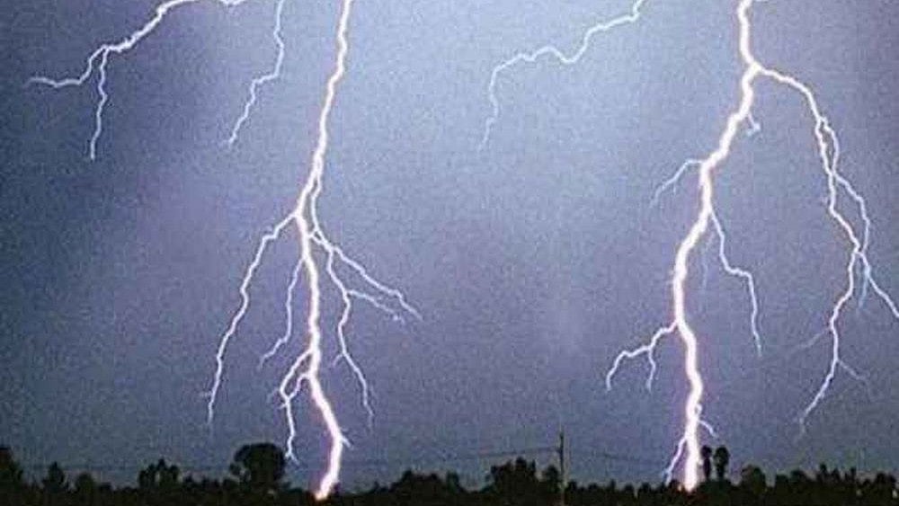  File- Pic : Lightning Kills 8 In Bihar, Several Injured