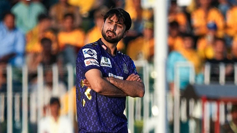 Abrar Ahmed celebrates the wicket of a Peshawar Zalmi player. - X/@thePSLt20