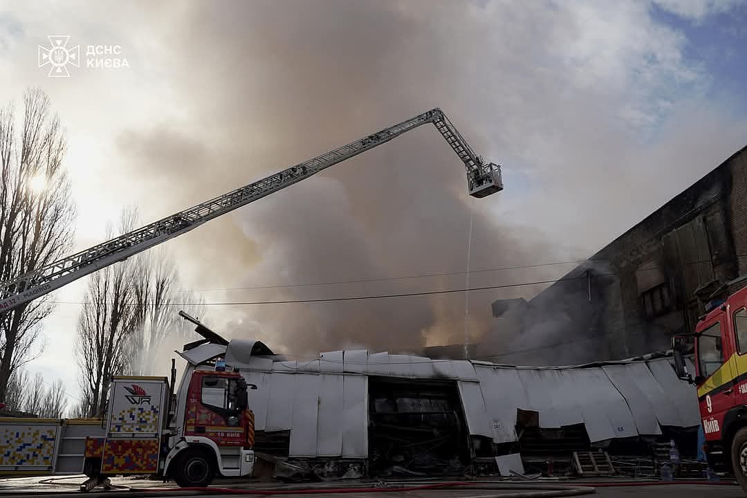 X/@MartinHarrisOBE : Russian missile strikes Indian Pharma warehouse in Kyiv, Ukraine