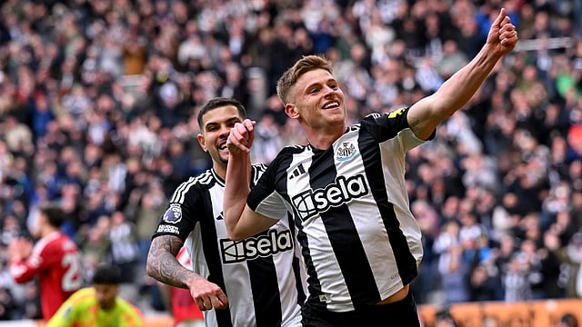 Newcastle United 4-1 Manchester United, Premier League: Barnes Double Sends Magpies Into Top Four