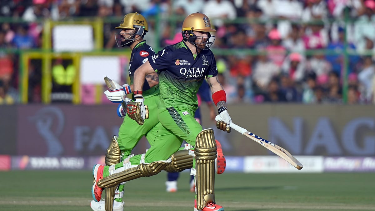 RCB batters Virat Kohli and Phil Salt in action against RR.