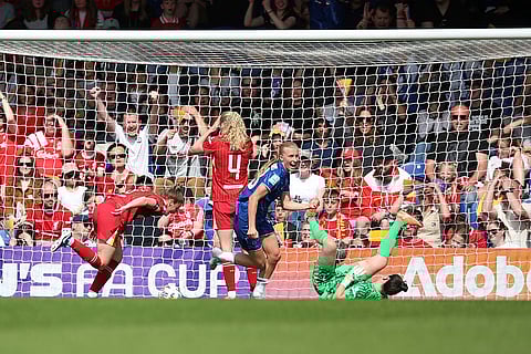 Women's FA Cup: Chelsea FC and Liverpool FC