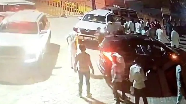 X : A screengrab from a video circulating on social media