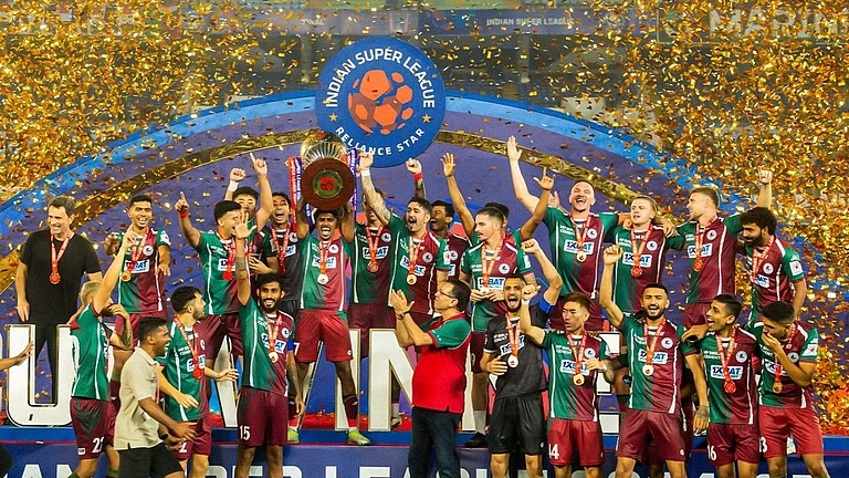 Mohun Bagan Super Giant players celebrating after winning ISL Cup in Kolkata. - Photo: X | Mohun Bagan Super Giant