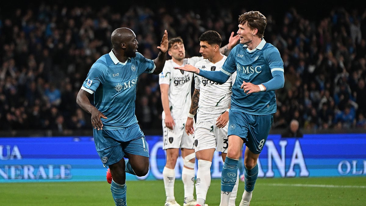 Romelu Lukaku and Scott McTominay celebrate